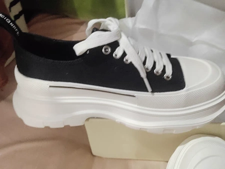 麦昆鞋是什么牌子